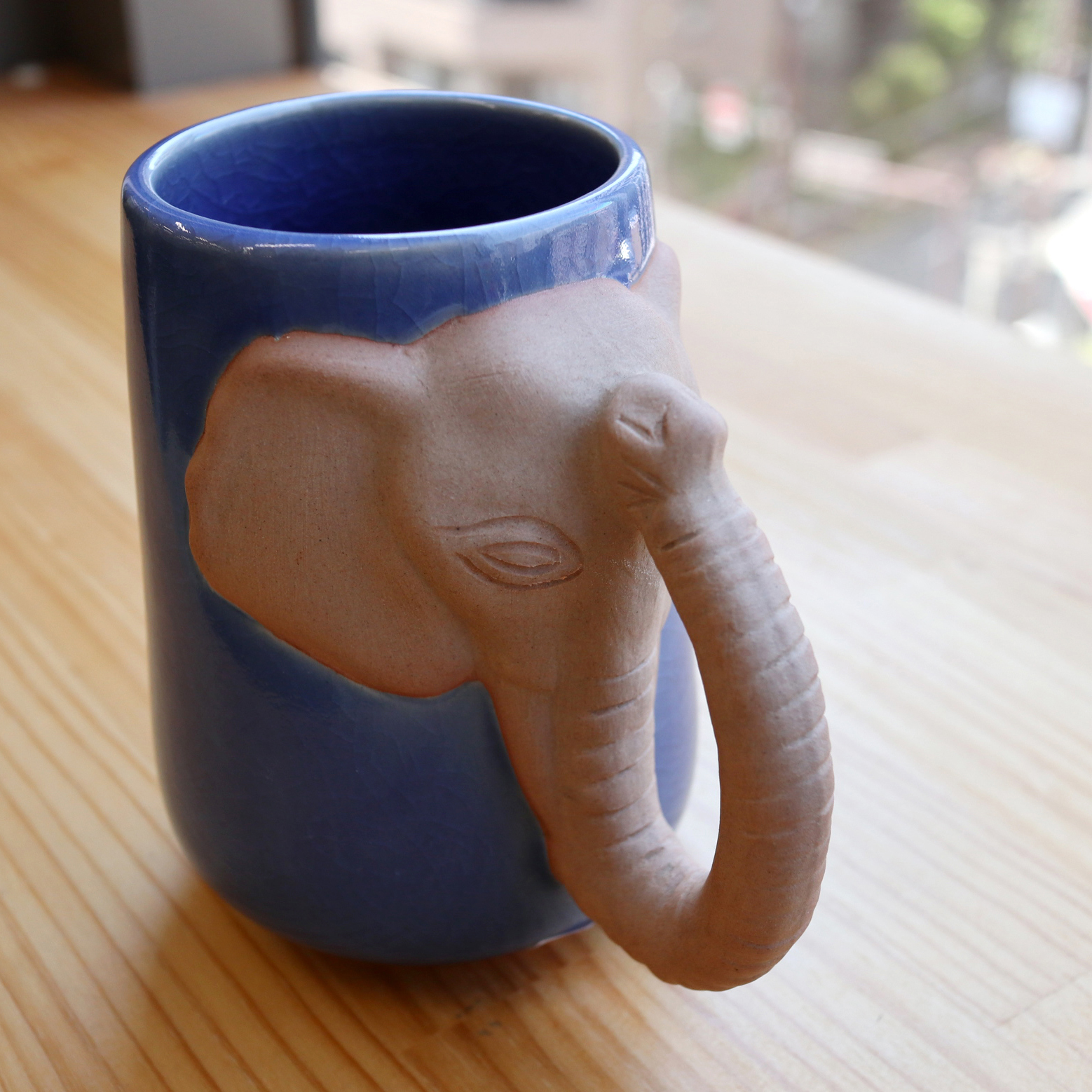 【セラドン焼き】ゾウさんのマグカップ ブルー