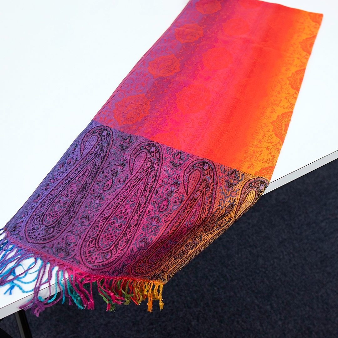 タイシルクストール