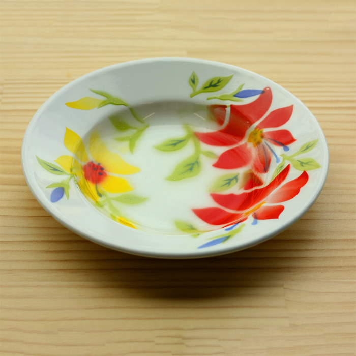 【琺瑯ホーロー】タイ製ホーロー皿　レトロ花柄　白（A/20cm）RABBIT BRAND