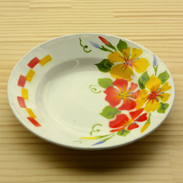 【琺瑯ホーロー】タイ製ホーロー皿 レトロ花柄 白（A/17cm）RABBIT BRAND