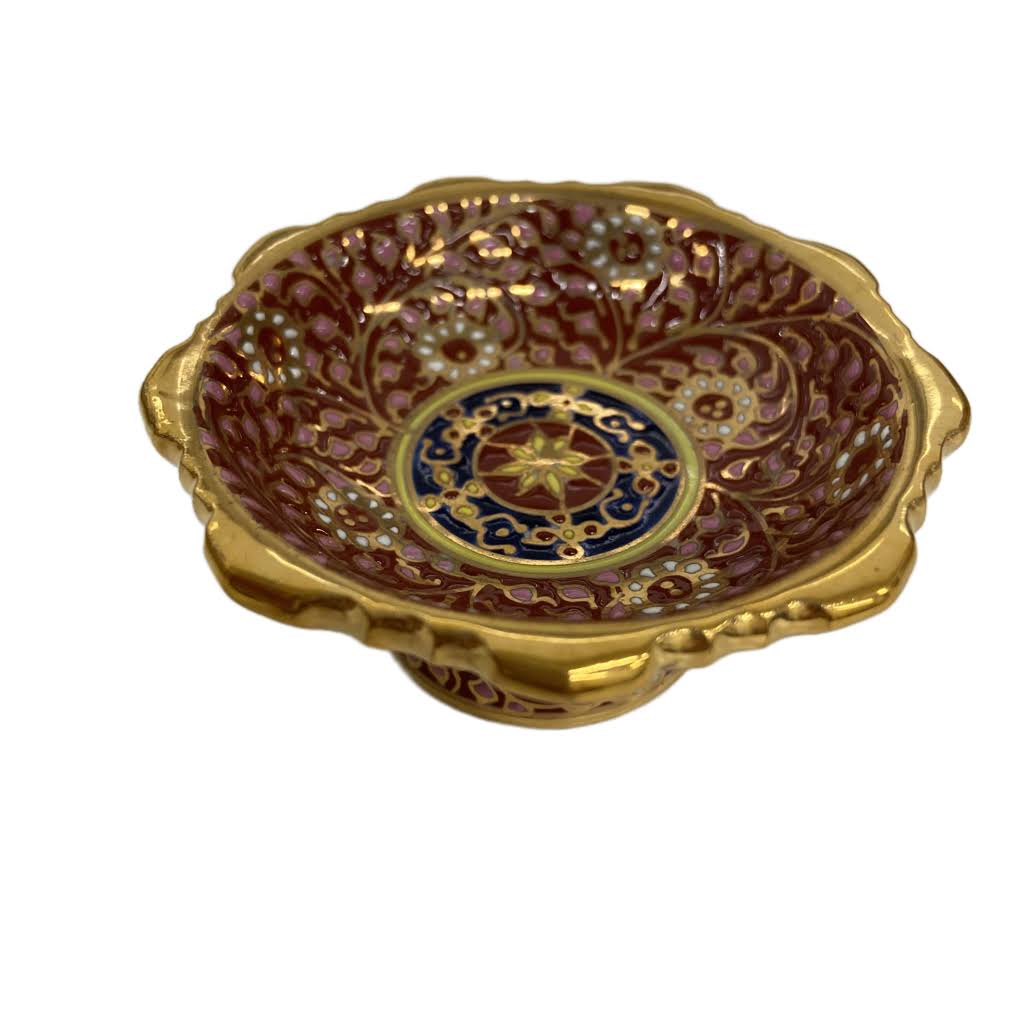 高台付きの小さなお皿