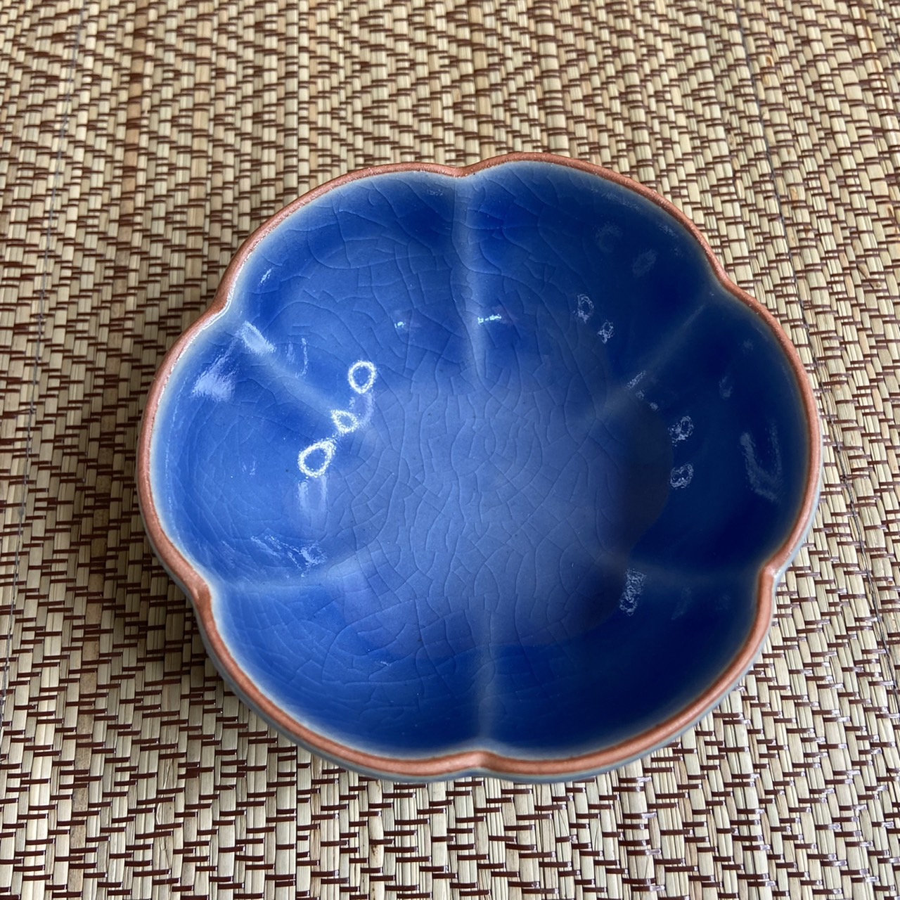 【セラドン焼き】お花の小鉢（直径10cm） ブルー